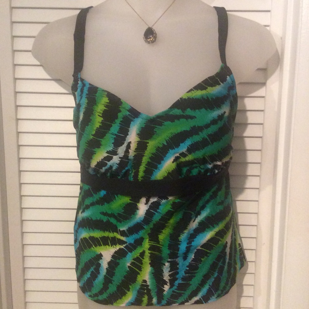 *Sold* EUC. Beach Native size 20W Tankini top only
